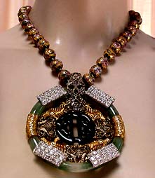 a beautiful vintage costume jewelry necklace