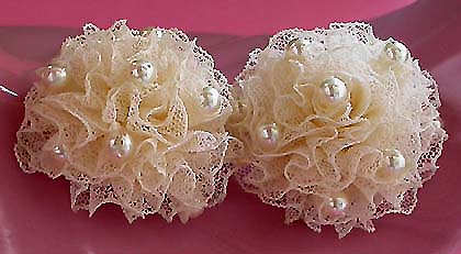 a beautiful VINTAGE COSTUME ESTATE ANTIQUE JEWELRY EARRINGS unsigned