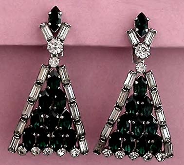 a beautiful VINTAGE COSTUME ESTATE ANTIQUE JEWELRY EARRINGS unsigned