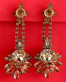 a beautiful VINTAGE COSTUME ESTATE ANTIQUE JEWELRY EARRINGS unsigned