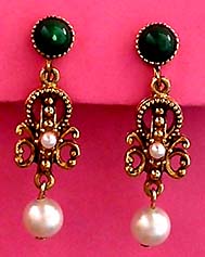 a beautiful VINTAGE COSTUME ESTATE ANTIQUE JEWELRY EARRINGS unsigned