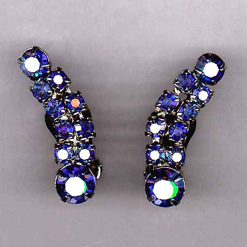 a beautiful VINTAGE COSTUME ESTATE ANTIQUE JEWELRY EARRINGS unsigned
