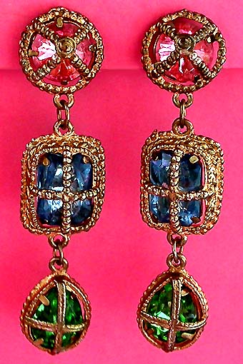 a beautiful VINTAGE COSTUME ESTATE ANTIQUE JEWELRY EARRINGS unsigned
