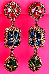 a beautiful VINTAGE COSTUME ESTATE ANTIQUE JEWELRY EARRINGS unsigned