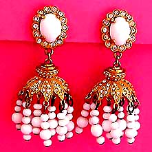 a beautiful vintage costume jewelry Juliana earrings unsigned