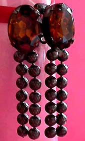 a beautiful vintage costume jewelry Juliana earrings unsigned