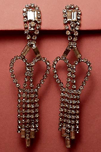 a beautiful VINTAGE COSTUME ESTATE ANTIQUE JEWELRY EARRINGS unsigned
