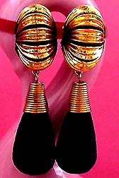 a beautiful vintage costume jewelry Juliana earrings unsigned