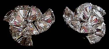 a beautiful VINTAGE COSTUME ESTATE ANTIQUE JEWELRY EARRINGS unsigned