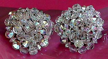 a beautiful VINTAGE COSTUME ESTATE ANTIQUE JEWELRY EARRINGS unsigned