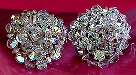 a beautiful VINTAGE COSTUME ESTATE ANTIQUE JEWELRY EARRINGS unsigned