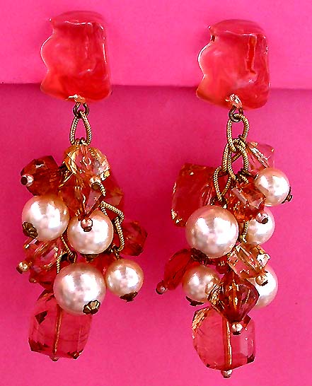 a beautiful VINTAGE COSTUME ESTATE ANTIQUE JEWELRY EARRINGS unsigned