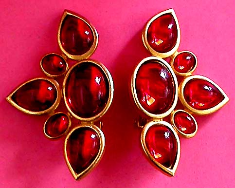 a beautiful VINTAGE COSTUME ESTATE ANTIQUE JEWELRY EARRINGS unsigned