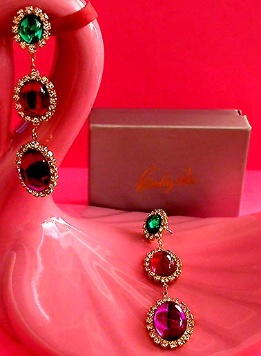 a beautiful VINTAGE COSTUME ESTATE ANTIQUE JEWELRY EARRINGS unsigned