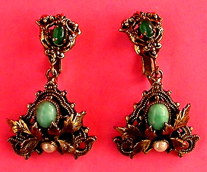 a beautiful VINTAGE COSTUME ESTATE ANTIQUE JEWELRY EARRINGS unsigned