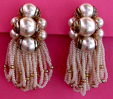 a beautiful VINTAGE COSTUME ESTATE ANTIQUE JEWELRY EARRINGS unsigned