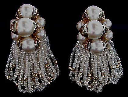 a beautiful VINTAGE COSTUME ESTATE ANTIQUE JEWELRY EARRINGS unsigned