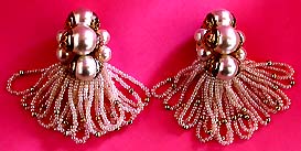 a beautiful VINTAGE COSTUME ESTATE ANTIQUE JEWELRY EARRINGS unsigned