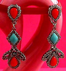 a beautiful vintage costume jewelry Juliana earrings unsigned