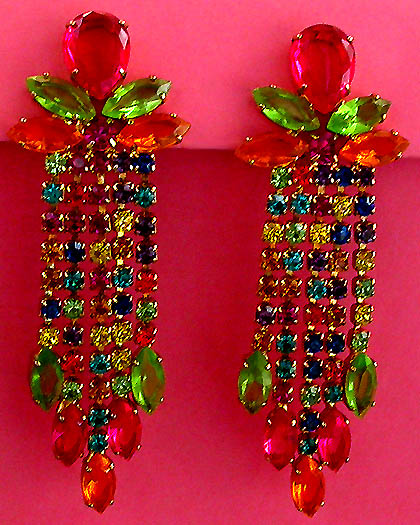 a beautiful VINTAGE COSTUME ESTATE ANTIQUE JEWELRY EARRINGS unsigned
