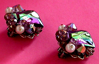 a beautiful VINTAGE COSTUME ESTATE ANTIQUE JEWELRY EARRINGS unsigned