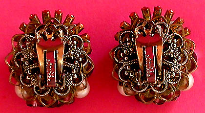 a beautiful VINTAGE COSTUME ESTATE ANTIQUE JEWELRY EARRINGS unsigned