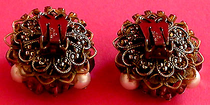 a beautiful VINTAGE COSTUME ESTATE ANTIQUE JEWELRY EARRINGS unsigned