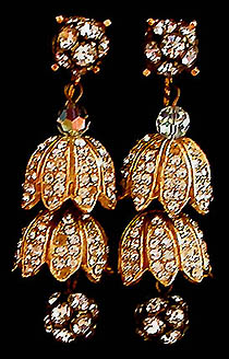 a beautiful VINTAGE COSTUME ESTATE ANTIQUE JEWELRY EARRINGS unsigned