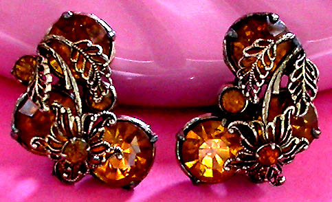 a beautiful VINTAGE COSTUME ESTATE ANTIQUE JEWELRY EARRINGS unsigned