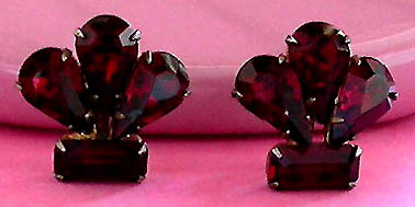 a beautiful VINTAGE COSTUME ESTATE ANTIQUE JEWELRY EARRINGS unsigned