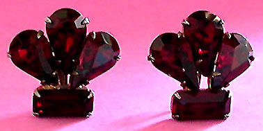 a beautiful VINTAGE COSTUME ESTATE ANTIQUE JEWELRY EARRINGS unsigned