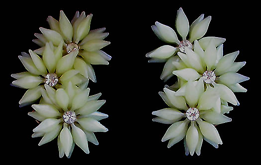 a beautiful VINTAGE COSTUME ESTATE ANTIQUE JEWELRY EARRINGS unsigned