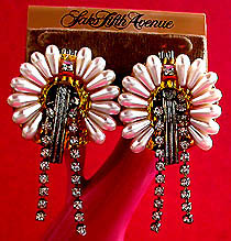 a beautiful VINTAGE COSTUME ESTATE ANTIQUE JEWELRY EARRINGS unsigned