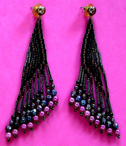 a beautiful VINTAGE COSTUME ESTATE ANTIQUE JEWELRY EARRINGS unsigned