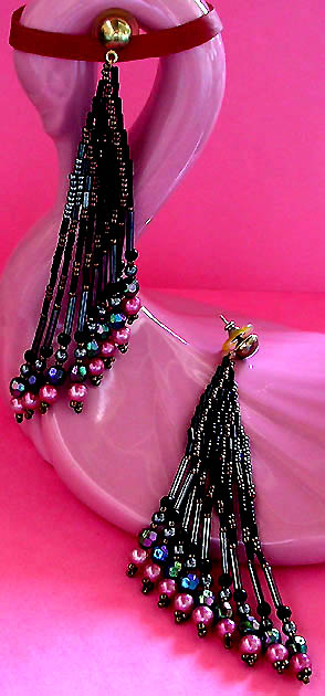 a beautiful VINTAGE COSTUME ESTATE ANTIQUE JEWELRY EARRINGS unsigned