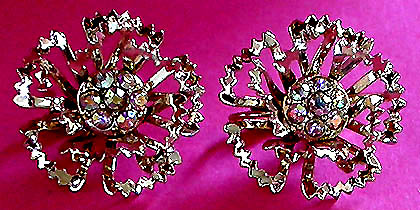 a beautiful VINTAGE COSTUME ESTATE ANTIQUE JEWELRY EARRINGS unsigned