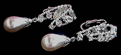 a beautiful VINTAGE COSTUME ESTATE ANTIQUE JEWELRY EARRINGS unsigned