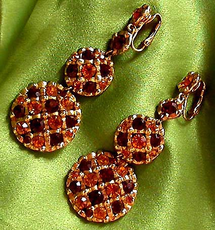 a beautiful VINTAGE COSTUME ESTATE ANTIQUE JEWELRY EARRINGS unsigned