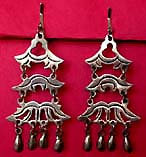 a beautiful VINTAGE COSTUME ESTATE ANTIQUE JEWELRY EARRINGS