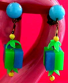 a beautiful vintage costume jewelry Juliana earrings unsigned