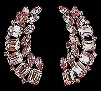 a beautiful VINTAGE COSTUME ESTATE ANTIQUE JEWELRY EARRINGS unsigned