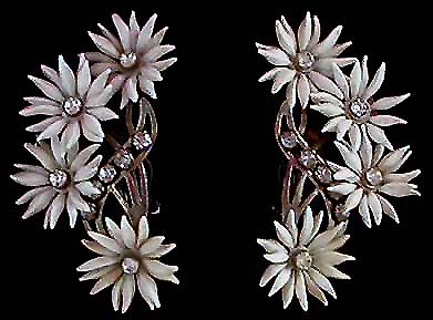 a beautiful VINTAGE COSTUME ESTATE ANTIQUE JEWELRY EARRINGS unsigned