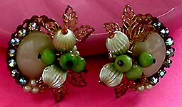 a beautiful vintage costume jewelry Juliana earrings unsigned