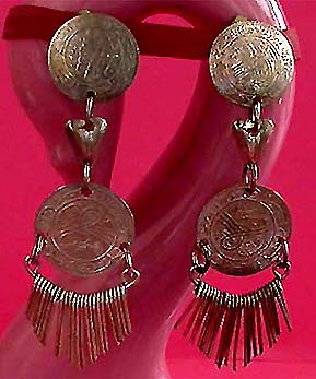 a beautiful VINTAGE COSTUME ESTATE ANTIQUE JEWELRY EARRINGS unsigned