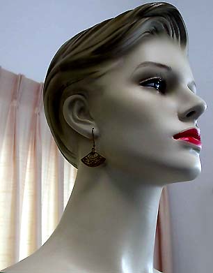 a beautiful VINTAGE COSTUME ESTATE ANTIQUE JEWELRY EARRINGS unsigned