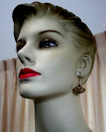 a beautiful VINTAGE COSTUME ESTATE ANTIQUE JEWELRY EARRINGS unsigned