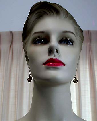 a beautiful VINTAGE COSTUME ESTATE ANTIQUE JEWELRY EARRINGS unsigned