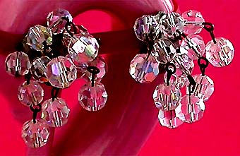 a beautiful VINTAGE COSTUME ESTATE ANTIQUE JEWELRY EARRINGS unsigned