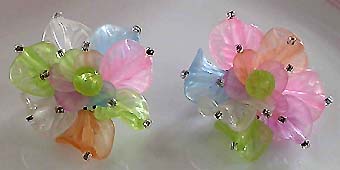 a beautiful VINTAGE COSTUME ESTATE ANTIQUE JEWELRY EARRINGS unsigned