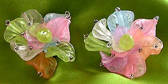 a beautiful VINTAGE COSTUME ESTATE ANTIQUE JEWELRY EARRINGS unsigned